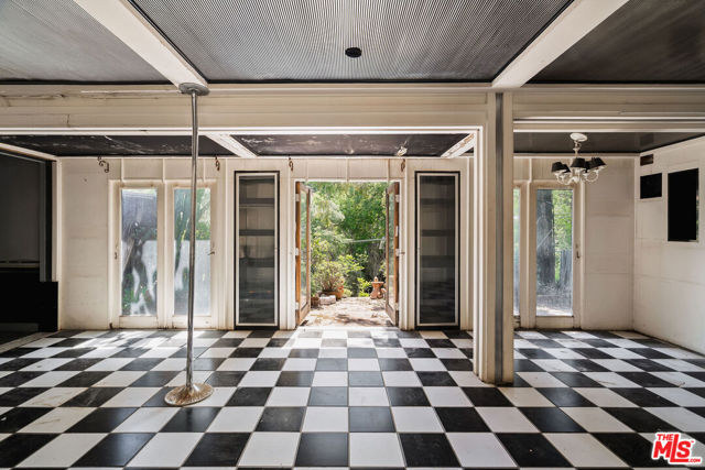 7319 Woodrow Wilson Drive, Los Angeles CA: https://media.crmls.org/mediaz/33b8e1bd-b092-4770-8470-5015bbbd4955.jpg