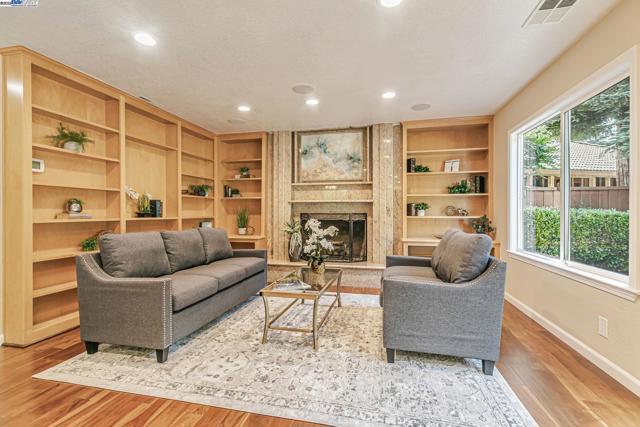 38957 Altura Street, Fremont CA: https://media.crmls.org/mediaz/33b9139c-2441-4125-960c-a55392d0aa47.jpg