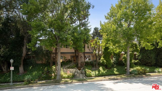 515 Warner Avenue, Los Angeles CA: https://media.crmls.org/mediaz/33b96352-d6c1-49e9-af63-538697d9410a.jpg