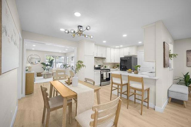 362 N Murphy Avenue, Sunnyvale CA: https://media.crmls.org/mediaz/33b99861-f8b2-423c-951b-f7fc0fbde9f2.jpg