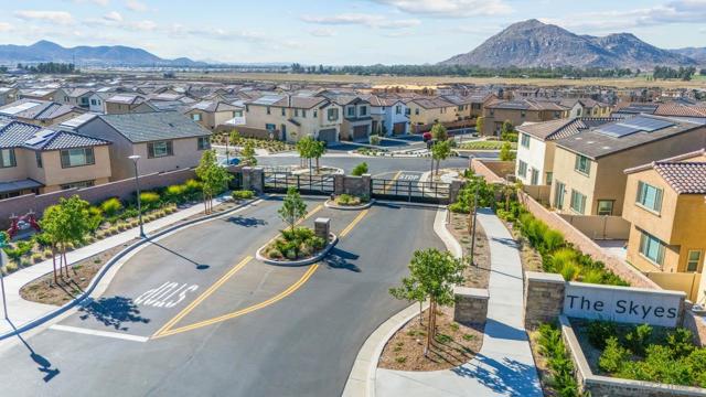29566 Nini Ct, Winchester CA: https://media.crmls.org/mediaz/33b9c308-9715-4c05-b305-9c1d6cef129c.jpg