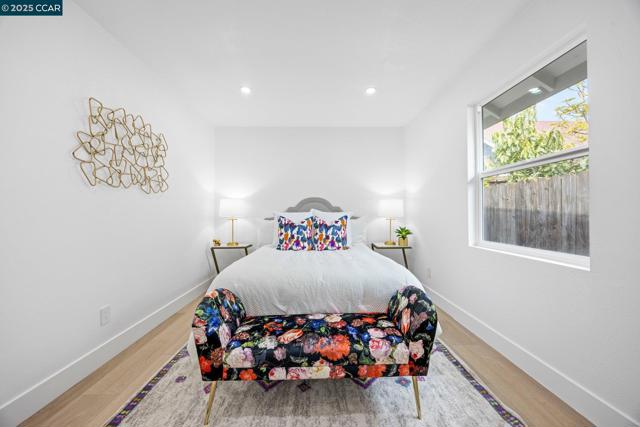 2133 39Th Ave, Oakland CA: https://media.crmls.org/mediaz/33ba2295-fff8-462e-8c06-9a3c4a0848d9.jpg