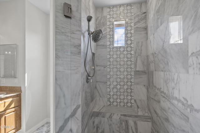 2012 Keltic Lodge Drive, Oxnard CA: https://media.crmls.org/mediaz/33ba4571-9be5-4cb4-8fef-901699b1b1a1.jpg
