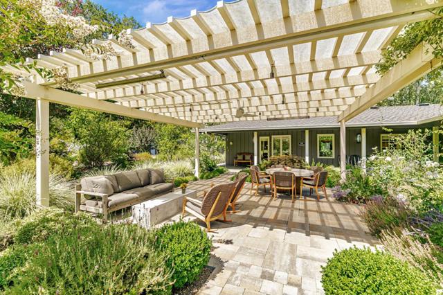 19273 Citrus Lane, Saratoga CA: https://media.crmls.org/mediaz/33bade94-a55f-45cb-8345-a651f4a067ef.jpg