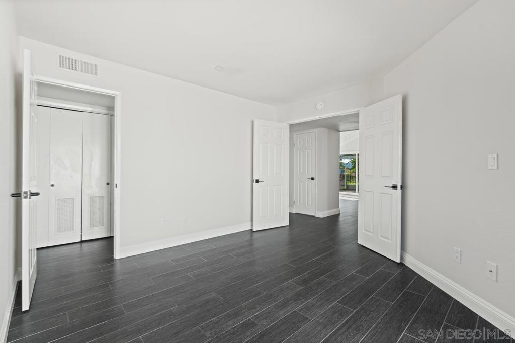 MLS #250043303SD image #26