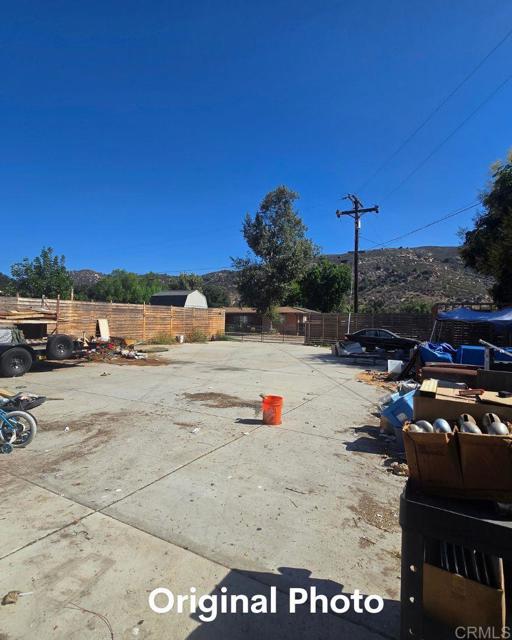 15613 Hawley Court, El Cajon CA: https://media.crmls.org/mediaz/33bbc8a8-4ae2-4c92-a9c6-3599e0e759ca.jpg