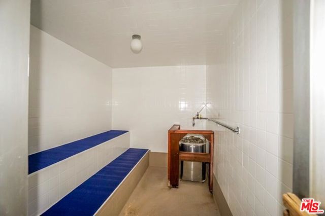 800 W 1st Street, Los Angeles CA: https://media.crmls.org/mediaz/33bbef6c-20fd-4ac3-a8b2-77cf514abfc6.jpg