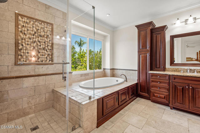 213 Heath Meadow Court, Simi Valley CA: https://media.crmls.org/mediaz/33bc4170-f3bb-4b2f-a151-5d9bccd89ddb.jpg