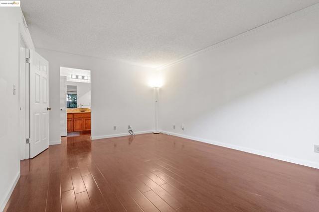 22012 Sevilla Rd, Hayward CA: https://media.crmls.org/mediaz/33bd273a-4b7f-4302-a9d6-c2d88a1e7744.jpg