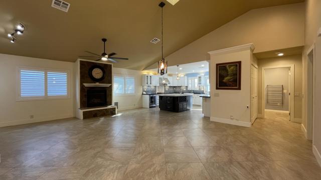 54925 Avenida Alvarado, La Quinta CA: https://media.crmls.org/mediaz/33bd7264-0b87-4198-8527-94b770a66f36.jpg