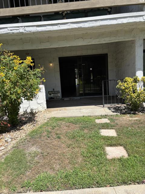 5175 E Waverly Drive, Palm Springs CA: https://media.crmls.org/mediaz/33be9a80-b446-493e-a7c7-2758daecfdce.jpg