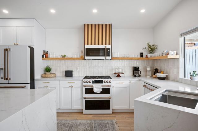 51605 Avenida Carranza, La Quinta CA: https://media.crmls.org/mediaz/33bf44be-40b2-473b-93ed-2f86a9279e8b.jpg