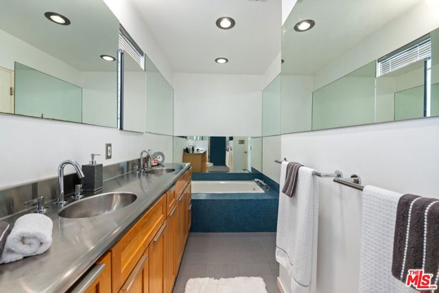 3229 Rosewood Avenue, Los Angeles CA: https://media.crmls.org/mediaz/33bf973d-ab8e-4278-b474-14172afd1f80.jpg