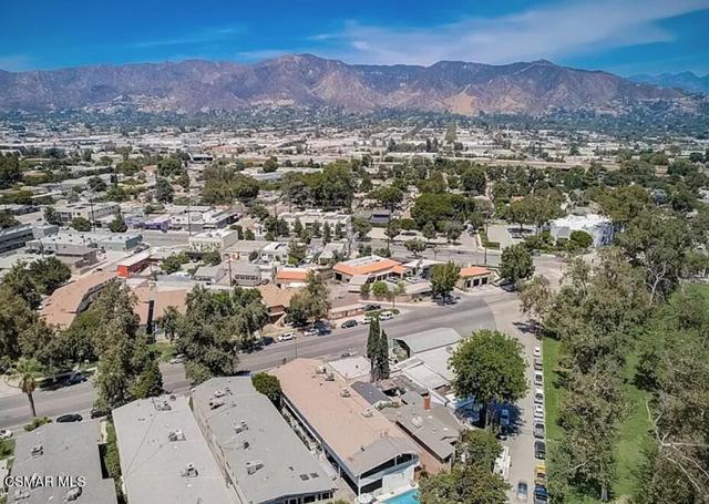 1542 Riverside Drive, Glendale CA: https://media.crmls.org/mediaz/33c009ea-412f-4ae9-8eab-824c575e8636.jpg
