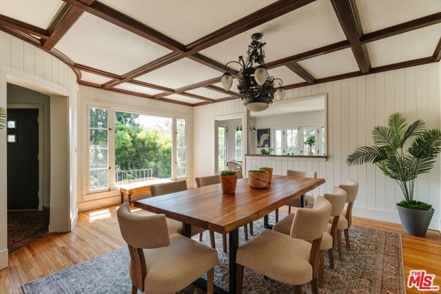 463 N Greencraig Road, Los Angeles CA: https://media.crmls.org/mediaz/33c1d09b-5823-48b1-a582-2abd2dc41ade.jpg