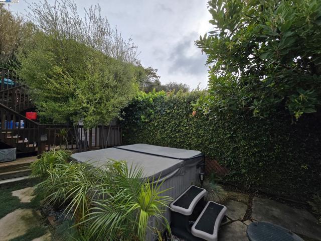 16660 Winding Blvd, San Leandro CA: https://media.crmls.org/mediaz/33c25b40-0bdf-4b8c-945f-9d3bc930c352.jpg