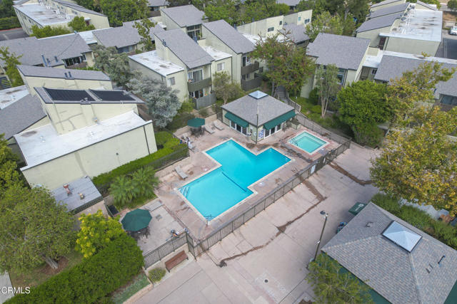 4925 Indian Wood Road, Culver City CA: https://media.crmls.org/mediaz/33c36b6b-1914-4b37-bf09-b1c7e495476b.jpg
