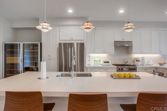 Detail Gallery Image 4 of 36 For 725 Grand Ave, Carlsbad,  CA 92008 - 2 Beds | 2 Baths