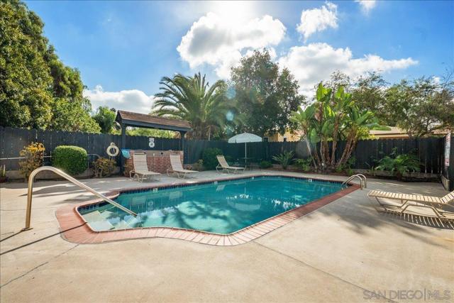 6927 Amherst St, San Diego CA: https://media.crmls.org/mediaz/33c4b8b2-a5ae-40a7-9b51-dc84587f2cd9.jpg