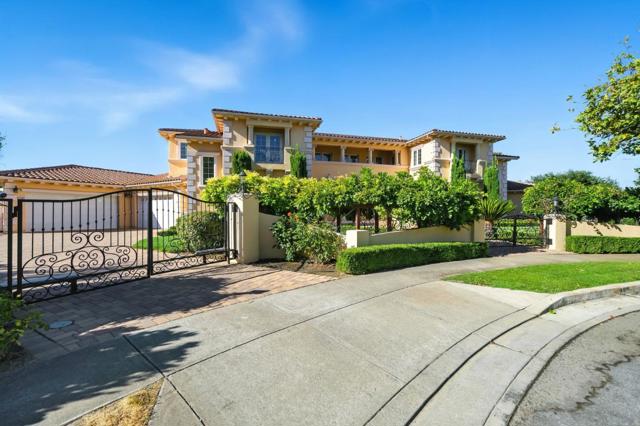 44989 Vista Del Sol, Fremont CA: https://media.crmls.org/mediaz/33c4fc17-abc7-4872-8c35-a40dee071506.jpg