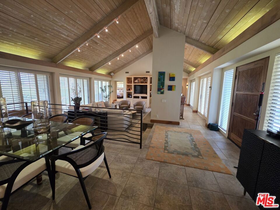 MLS #25595733 image #14