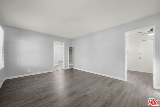 1124 W 110th Street, Los Angeles CA: https://media.crmls.org/mediaz/33c70ceb-c6c7-49e6-8f30-aaa09015d5cf.jpg