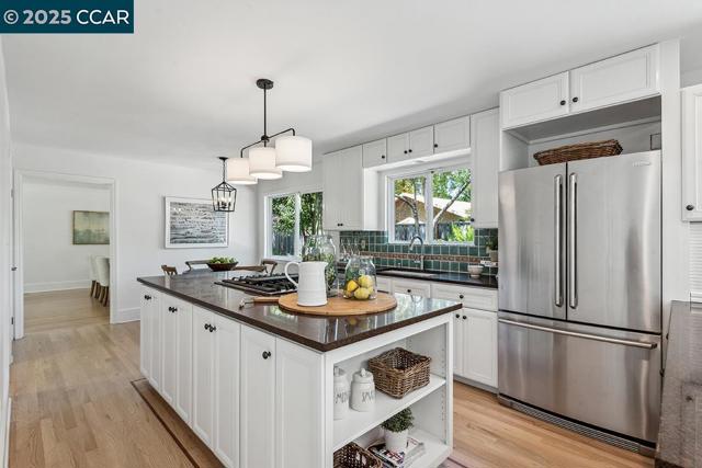 1245 Rimer Dr, Moraga CA: https://media.crmls.org/mediaz/33c79924-b674-416c-8eae-27cc9ef77255.jpg