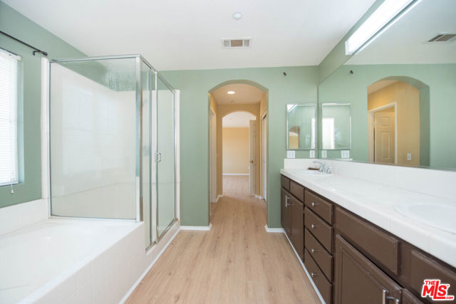 11372 Bridgeway Court, Riverside CA: https://media.crmls.org/mediaz/33c7d8f5-df87-432c-936d-ac5c2c04bc6d.jpg