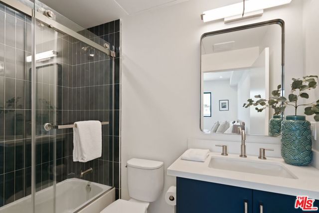 12614 Venice Boulevard, Los Angeles CA: https://media.crmls.org/mediaz/33c96a9c-5945-42db-9282-5cd92d583864.jpg