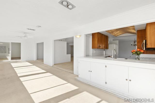 12039 Caminito Cadena, San Diego CA: https://media.crmls.org/mediaz/33c9a039-b71c-4eb2-a81e-0aa5e072fb1e.jpg