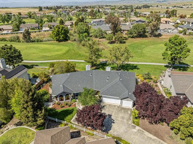 105 Louise Circle, Hollister CA: https://media.crmls.org/mediaz/33c9aa74-be18-45fc-b5ef-99d17a91288f.jpg