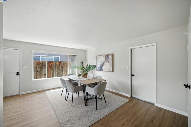 38645 Spetti Ct, Fremont CA: https://media.crmls.org/mediaz/33c9ba90-93ca-456e-a764-f5c533eac5ab.jpg