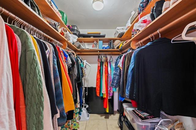 9835 Edgelake Dr, La Mesa CA: https://media.crmls.org/mediaz/33ca55d7-7a08-43f7-bf04-e02fadf7f530.jpg