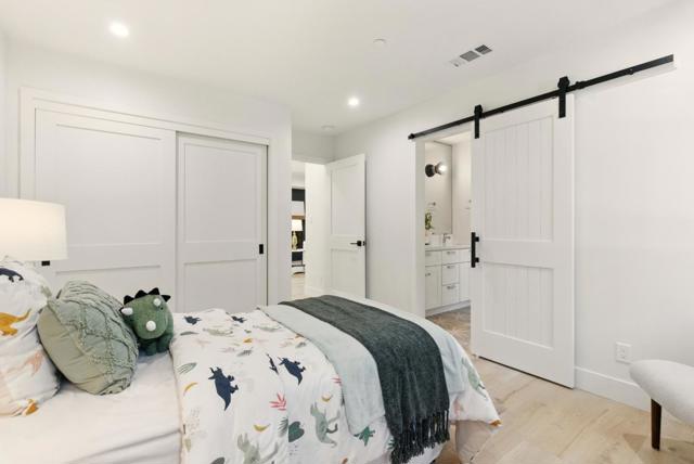 153 Somerset Street, Redwood City CA: https://media.crmls.org/mediaz/33caadf1-ee33-47dc-8591-bdb89e02de18.jpg