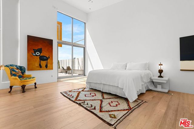 1850 Industrial Street, Los Angeles CA: https://media.crmls.org/mediaz/33cb68c2-6f57-4613-bac9-ac008ace5681.jpg