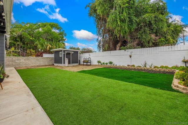 557 Oaklawn Ave, Chula Vista CA: https://media.crmls.org/mediaz/33cbbb12-0f8d-4544-83f5-41c20136b5c2.jpg