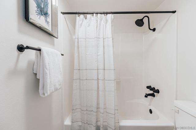 4652 Don Lorenzo Dr, Los Angeles CA: https://media.crmls.org/mediaz/33cbe17c-7a1d-410a-8b8f-7ba146c90070.jpg