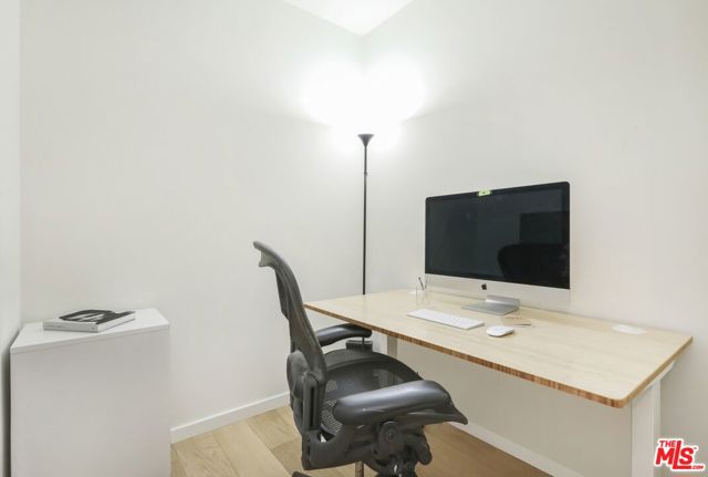 889 Francisco Street, Los Angeles CA: https://media.crmls.org/mediaz/33cc2b0f-40e5-4c3f-b37b-a9a25602d637.jpg