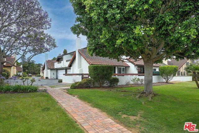 4751 Camino Del Rey, Santa Barbara CA: https://media.crmls.org/mediaz/33cc4b03-9011-486a-9ec3-a78a986e2a0c.jpg