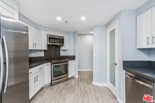 869 Village Square, Palm Springs CA: https://media.crmls.org/mediaz/33cc63f2-1458-46ba-8167-becd03ef0754.jpg