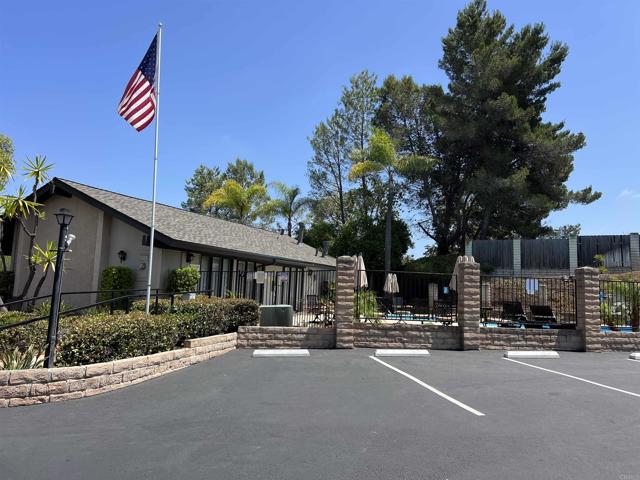 1404 Lombard Street, Vista CA: https://media.crmls.org/mediaz/33cc6680-f690-4e08-852d-e78ded26feb1.jpg