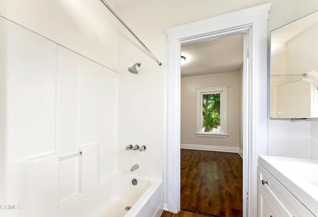 124 W Avenue 28, Los Angeles CA: https://media.crmls.org/mediaz/33cc8c0c-eaa3-497c-8fd9-51e38008f897.jpg