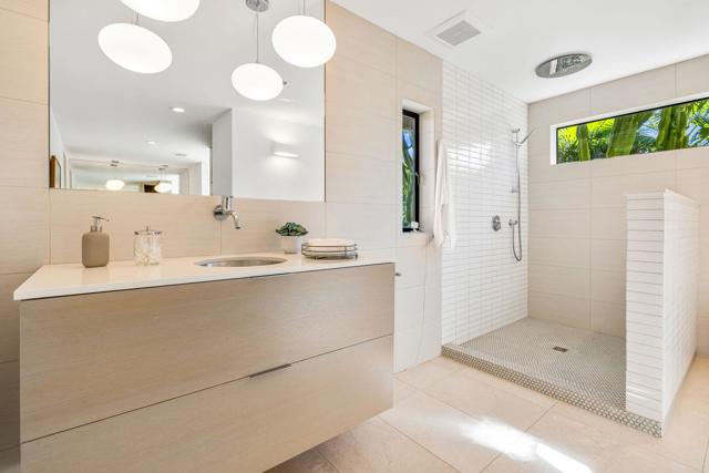 73717 Agave Lane, Palm Desert CA: https://media.crmls.org/mediaz/33cd0eb4-a8e7-4aec-9c24-c74dc9fd2fac.jpg