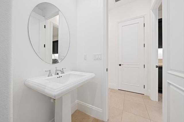 75065 Promontory Place, Indian Wells CA: https://media.crmls.org/mediaz/33cd5855-8e0f-4f76-a263-29e92c21cca4.jpg