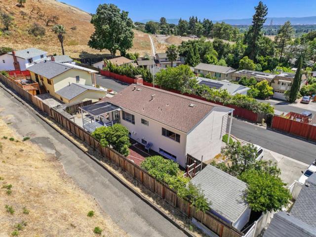 423 Riviera Drive, Union City CA: https://media.crmls.org/mediaz/33cd74fb-479d-4700-8cf6-d41d1a2835c6.jpg