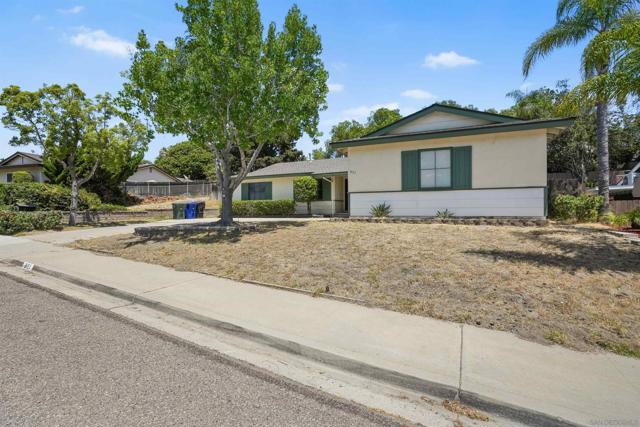 931 Rutgers Ave, Chula Vista CA: https://media.crmls.org/mediaz/33cd753b-46ea-48f7-a1c6-85e009ec9357.jpg