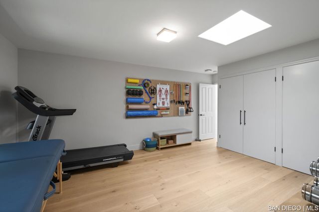 5931 Citadel CIR, La Jolla CA: https://media.crmls.org/mediaz/33cde553-f957-4a76-8586-e15a8980ab4b.jpg