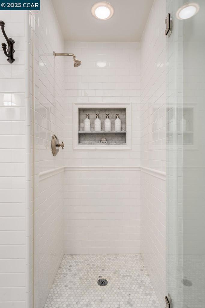 https://media.crmls.org/mediaz/33cdf26c-7af1-42ba-9812-0fddc50d5a63.jpg?preset=X-Large