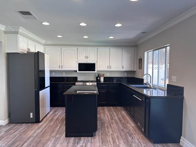 42944 Calle Reva, Temecula CA: https://media.crmls.org/mediaz/33cf449e-8c8e-4170-b438-7c317f86e73c.jpg