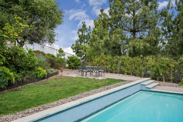 775 Parmenter Avenue, Thousand Oaks CA: https://media.crmls.org/mediaz/33cf7fa2-2644-42e9-a897-33bad75b4eb8.jpg